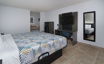 Standard Room, 1 King Bed, Accessible, Non Smoking