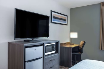 Suite, 1 King Bed, Non Smoking
