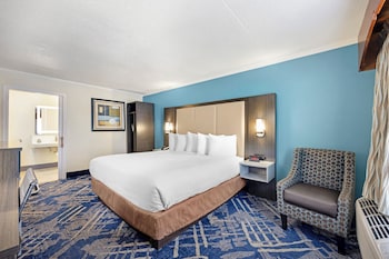 Standard Room, 1 King Bed, Accessible, Refrigerator