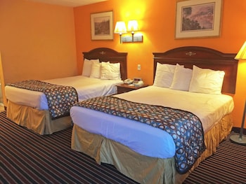 Room, 2 Queen Beds, Smoking