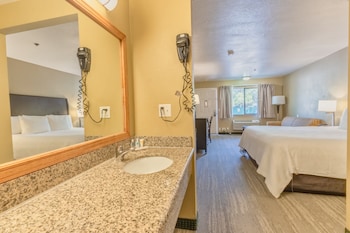 Standard Room, 1 King Bed, Accessible, Non Smoking