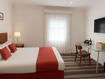 Standard Room, 1 Queen Bed
