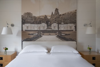 Deluxe Room, Partial Lake View