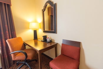 Room, 2 Queen Beds, Accessible, Bathtub