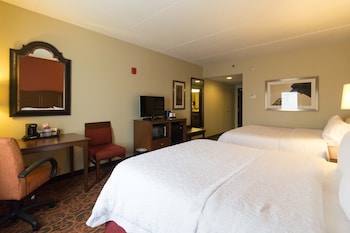 Room, 2 Queen Beds, Accessible, Non Smoking (Roll-in Shower)