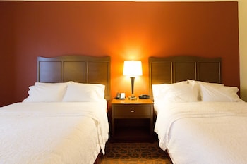 Room, 2 Queen Beds, Accessible, Bathtub