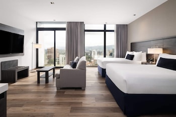 2 Queen Bed Balcony