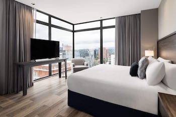 Business, 1 King Studio One Bedroom Suite