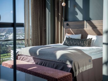 Suite, 1 King Bed, Non Smoking