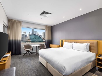 Executive 1 Bedroom Loft Suite, 1 King Bed (Darling Harbour Facing)