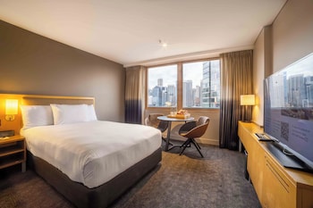 Deluxe Room, 1 Queen Bed (City Skyline)