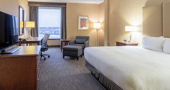 Club Room, 1 King Bed, Free Breakfast