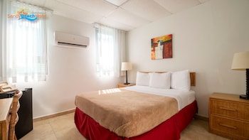 Standard Room, 1 Queen Bed