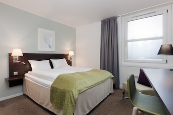 Double Room (Compact)