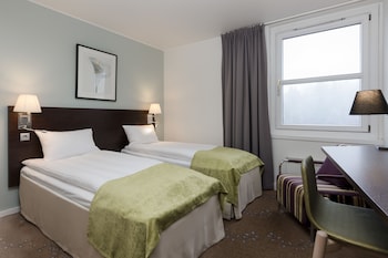 Twin Room (Compact)