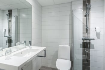 Double Room (Compact)