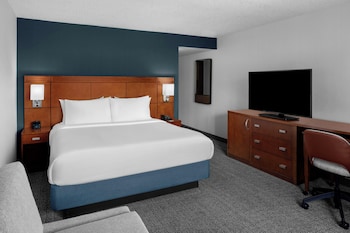 Room, 1 King Bed, Accessible Bathtub