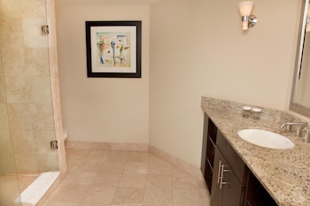 Suite, 2 Queen Beds, Balcony (Intracoastal View)