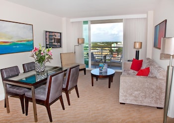 Premium Suite, 2 Bedroom, 1 King and 2 Queen Beds, City View