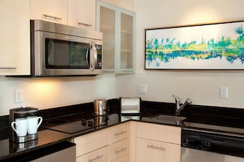 Suite, 1 King Bed, Balcony (Intracoastal View)