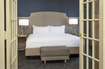 Suite, 1 King Bed (Parlor)