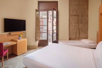 Superior Twin Room (With Rollaway Bed)