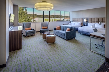 Room, 2 Queen Beds, River View (Governors)