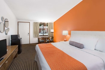 Standard Room, 1 King Bed