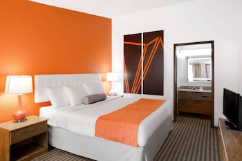Standard Room, 1 King Bed