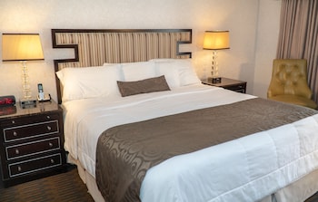 Room, 1 King Bed, Non Smoking, Courtyard View