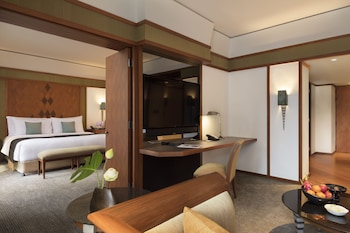 Deluxe Suite with Club benefit