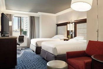 Room, 2 Queen Beds, City View (Larger Room)