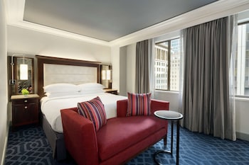Room, 1 King Bed (Hearing)