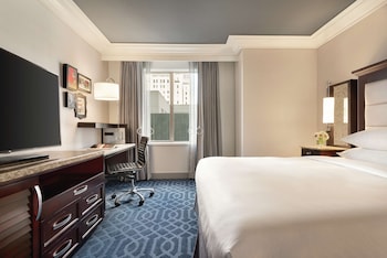 Room, 1 King Bed, Accessible (Roll In Shower)