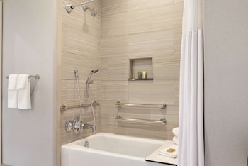 Room, 1 King Bed, Accessible, Bathtub