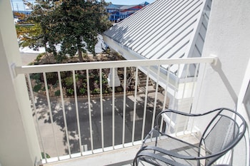 King Jacuzzi with Balcony