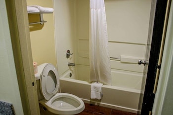 Standard Room, 1 Queen Bed, Non Smoking, Refrigerator & Microwave
