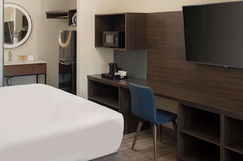 Room, 1 King Bed (Exterior Entry)
