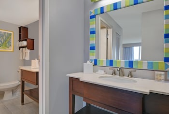 Suite, 1 King Bed (Two Room Suite)