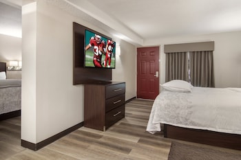 Premium Suite, Multiple Beds, Accessible, Kitchenette (Upgraded Bedding & Snack, Smoke Free)