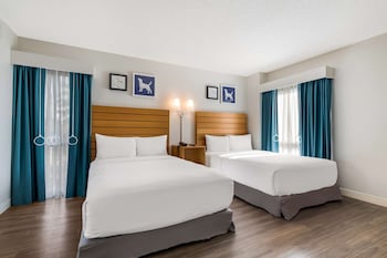 Suite, Multiple Beds (Two Bedroom, Mobility Accesible)