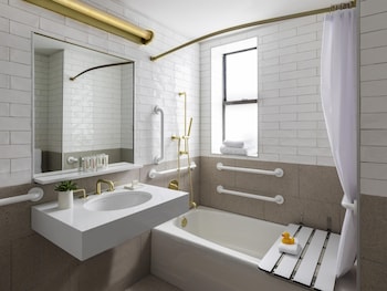 Room, 2 Queen Beds (Mobility/Hearing Accessible, Tub)