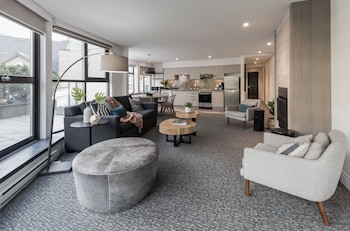 Suite, 3 Bedrooms