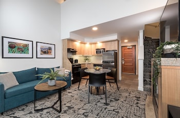 1 Bedroom with Loft Suite