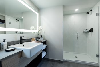 Loft Suite Sleeps 4