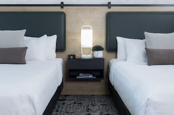 Deluxe Studio, 2 Queen Beds with Sofa Bed
