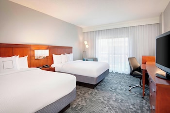 Room, 2 Double Beds (Mobility/Hearing Accessible, Tub)