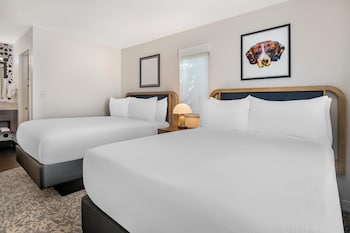 Suite, Multiple Beds, Accessible (Mobility Roll in Shower Two Bedrooms)