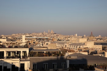 Deluxe Double Room - Panoramic View of Sacre-Coeur