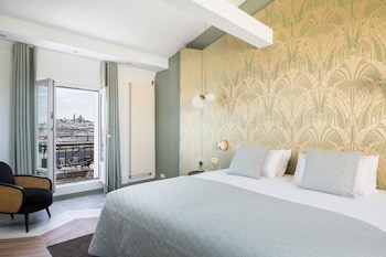 The Couture Suite - Eiffel Tower and Montmartre View